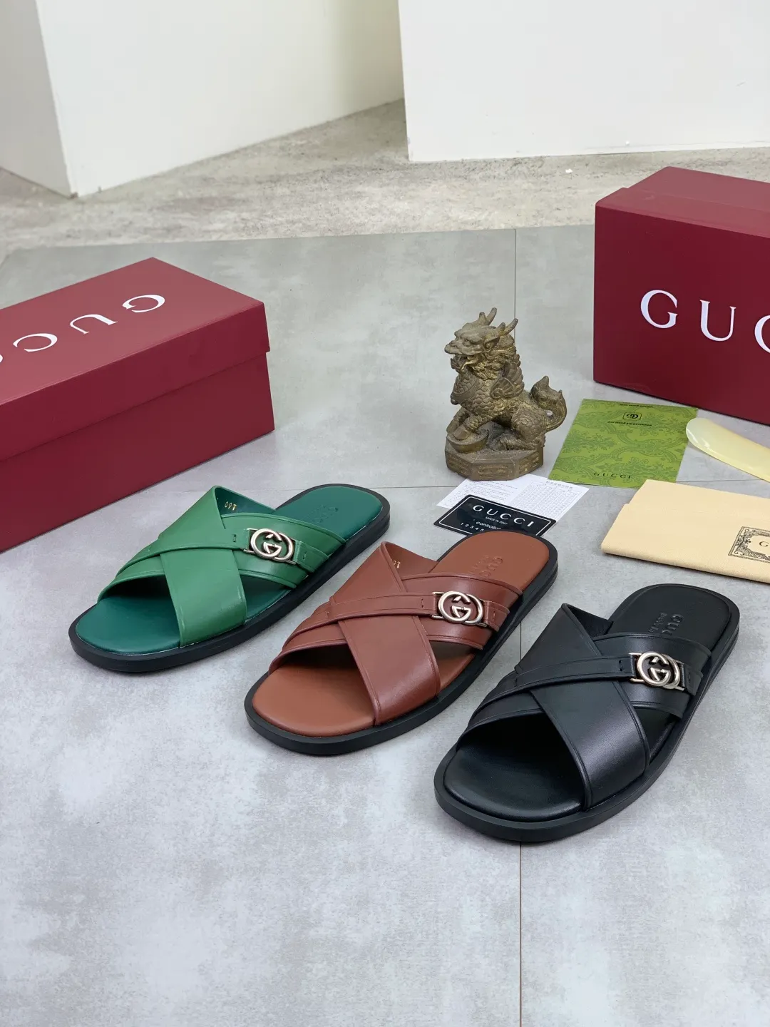 Men's shoes 💰P380💰[New model] High version 🎁🎁🎁 GUCCI New casual hot diamond slippers for the Year of the Snake, original official website, perfect workmanship, transmitting a kind of noble luxury, sublimating its definition of luxury in Gucci's high-end extraordinary craftsmanship. Original Gucci double G combination outsole, code number: 40-44 (45 customized) complete package